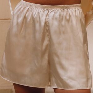 Daily drills silky shorts in champagne